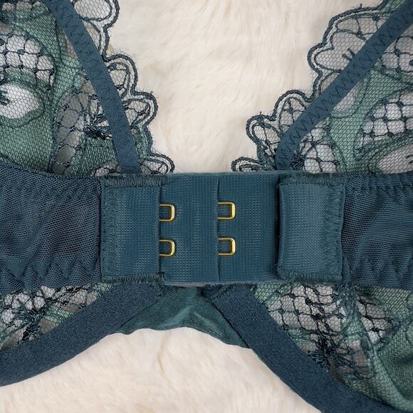 Victoria's Secret Very Sexy Low Cut Demi Bra Velvet Green Lace Underwire 34DD - Picture 9 of 10
